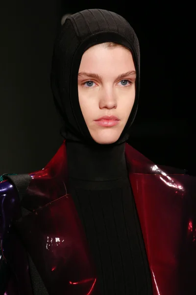 Look 60